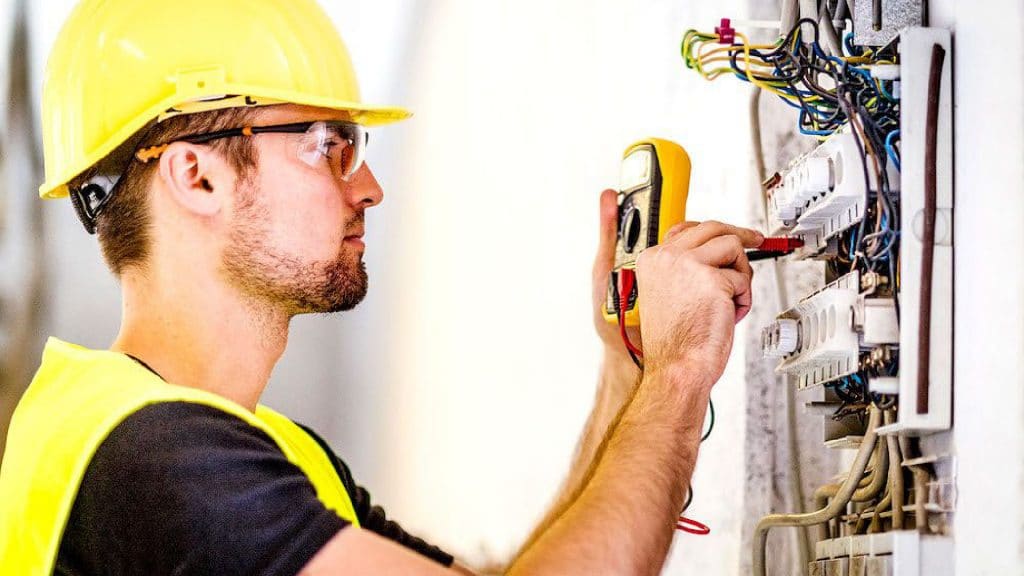Oficial de primera electricista