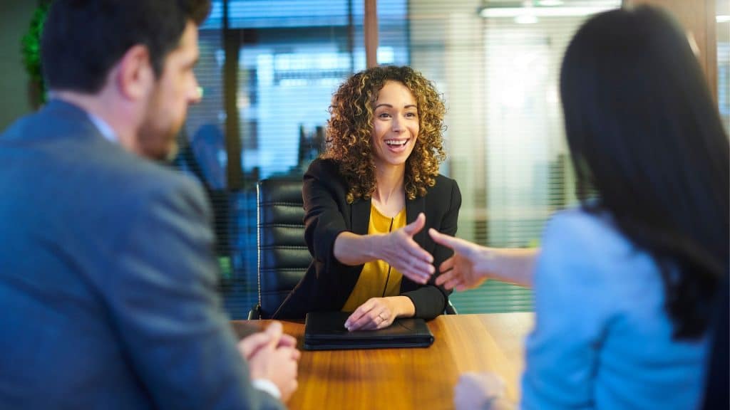 Ideas de como se vestir para una entrevista de trabajo.