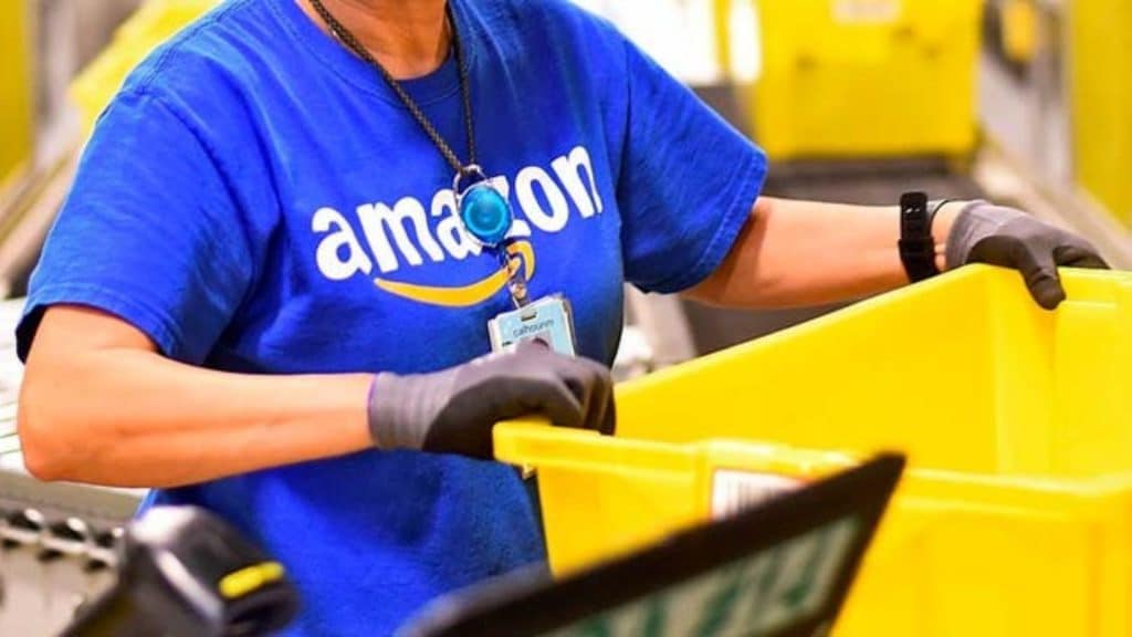Amazon está buscando mozos de almacén
